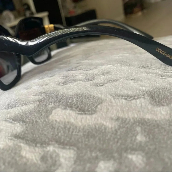 Dolce & Gabbana women’s sunglasses - Picture 3 of 3
